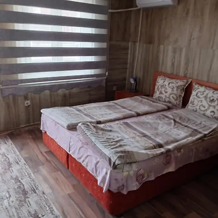 Center Hostel *